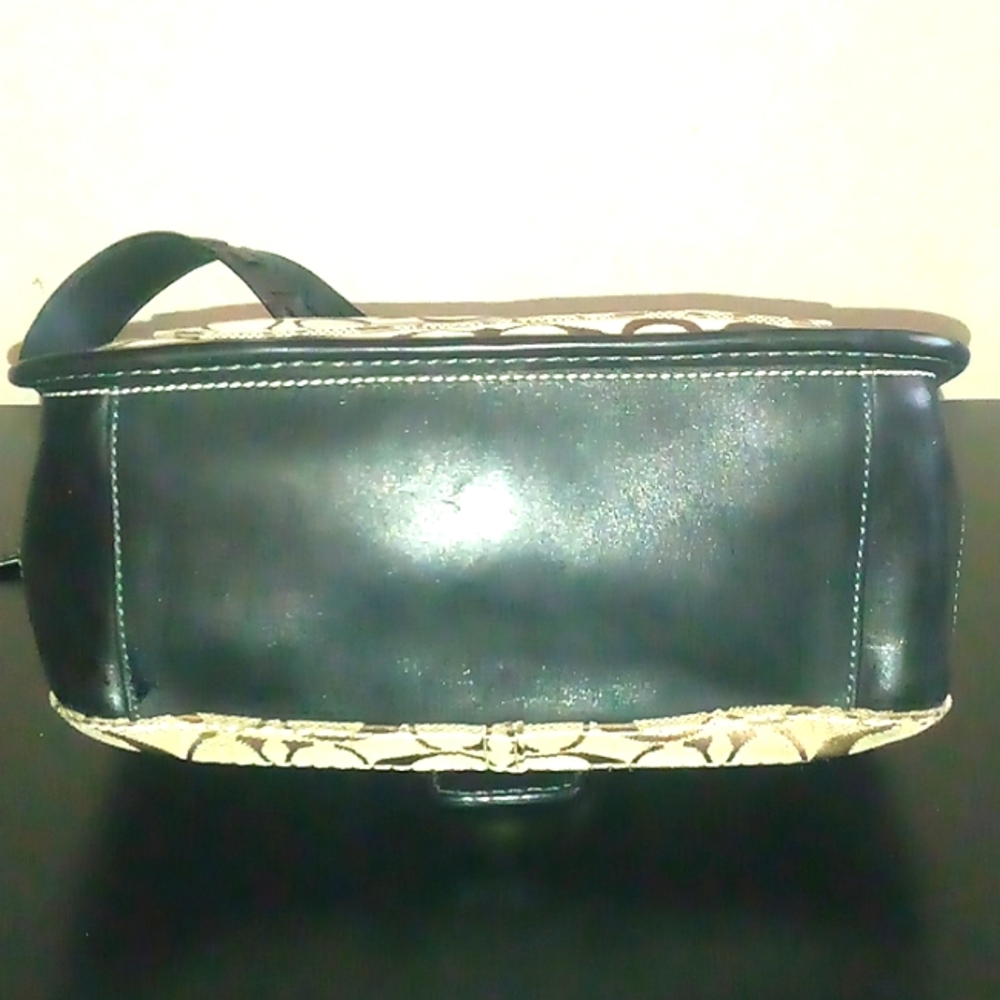 Coach - Picture 3 of 7